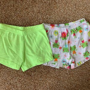 Bundle of 2 girls shorts 12M